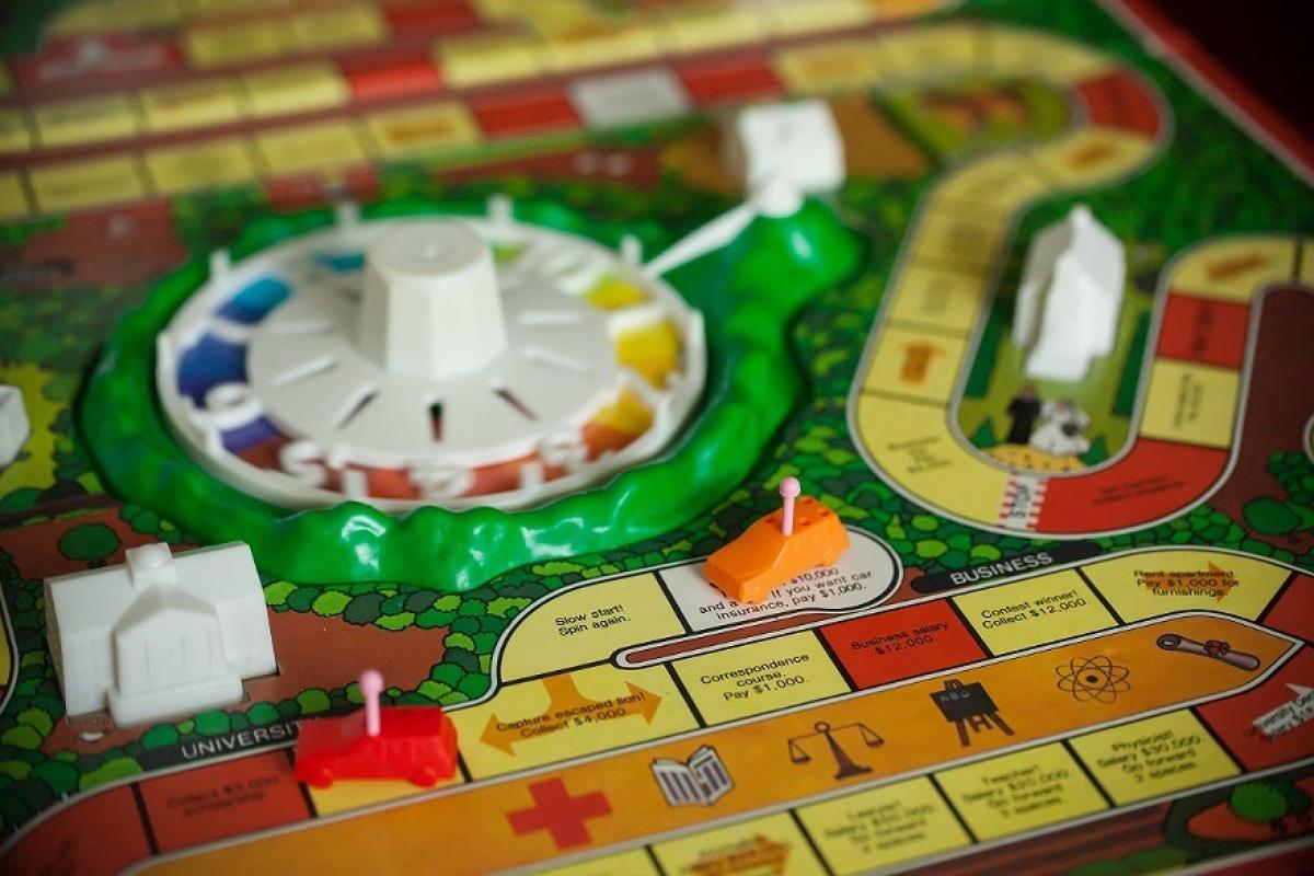 ボドゲの王道「人生ゲーム」に学ぶ、“超ロングセラー”を生む常識破りの 